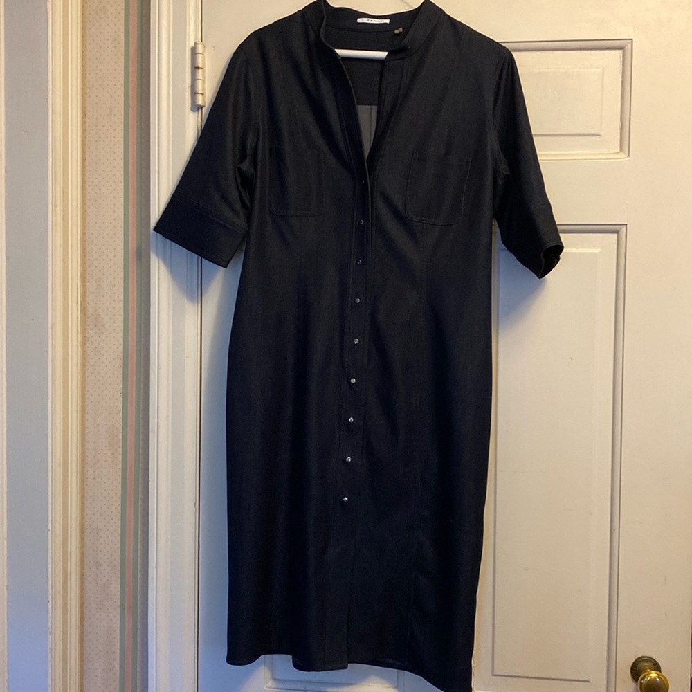 Tahari short sleeve knee length blue dress. Size 10.